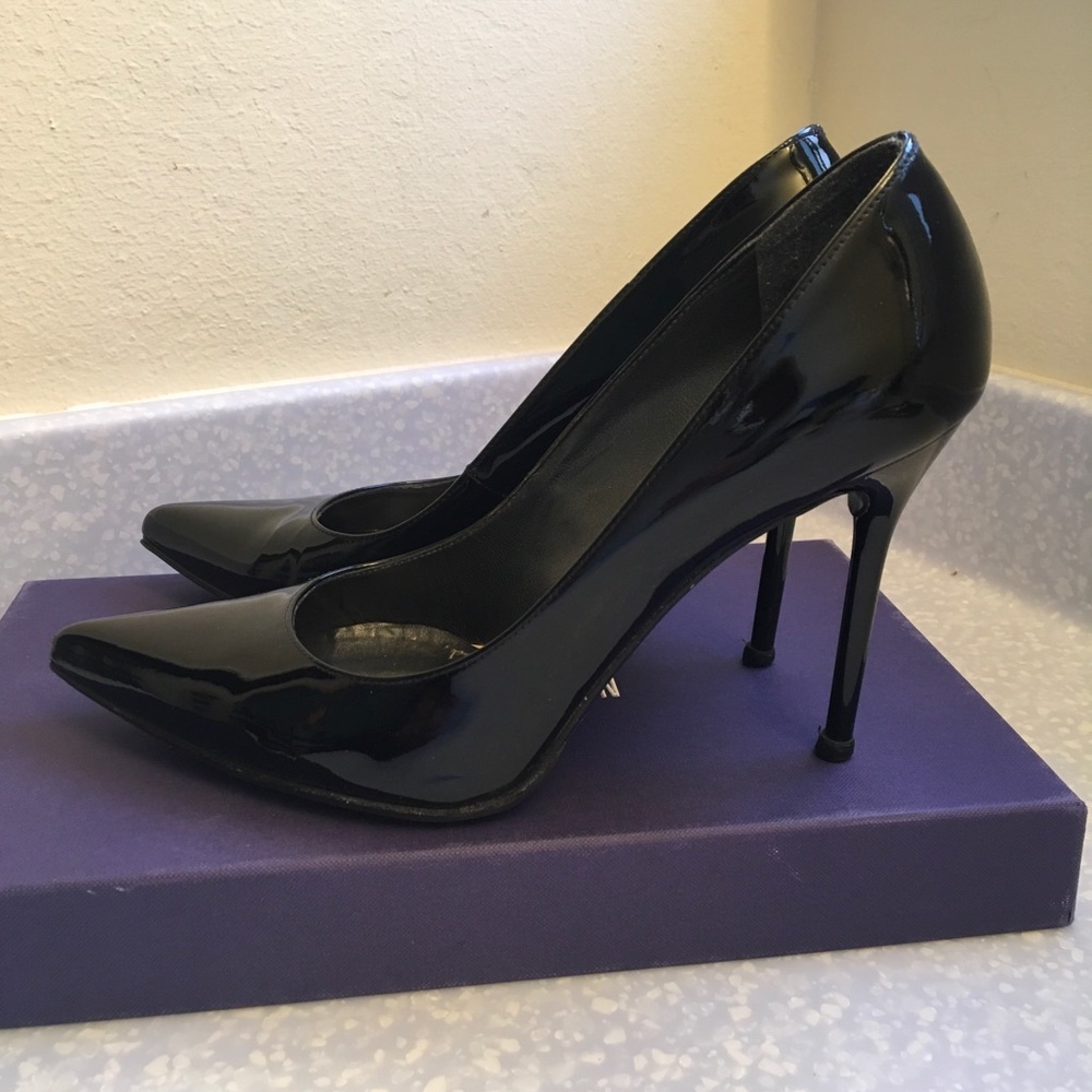 Stuart Weitzman Nouveau Pump